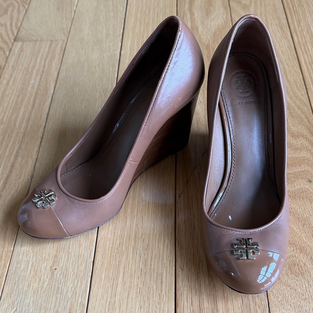 Tory Burch Brown Leather Heels with Logo